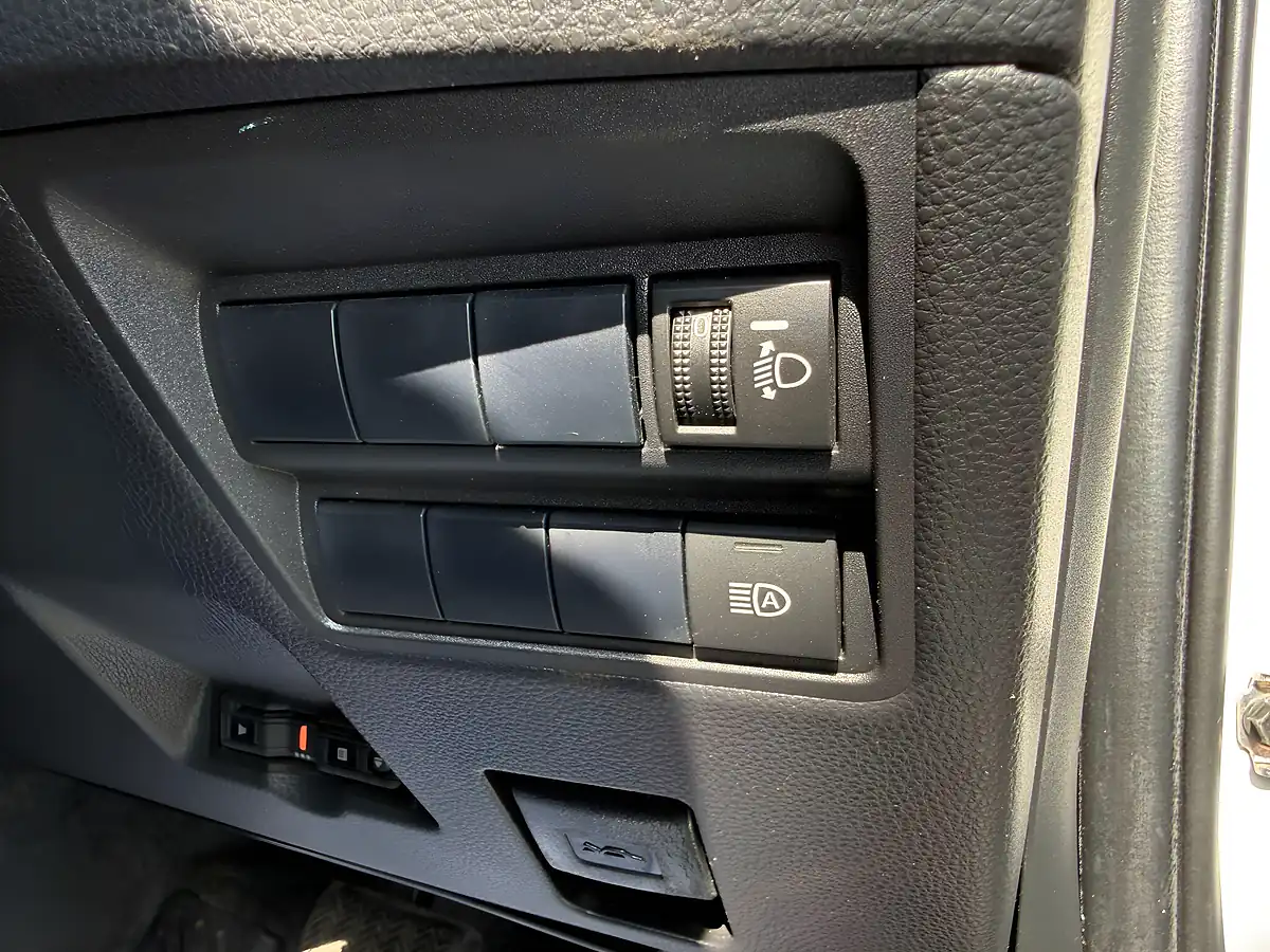Used 2021 Toyota Yaris Design White - Interior and Exterior details 17
