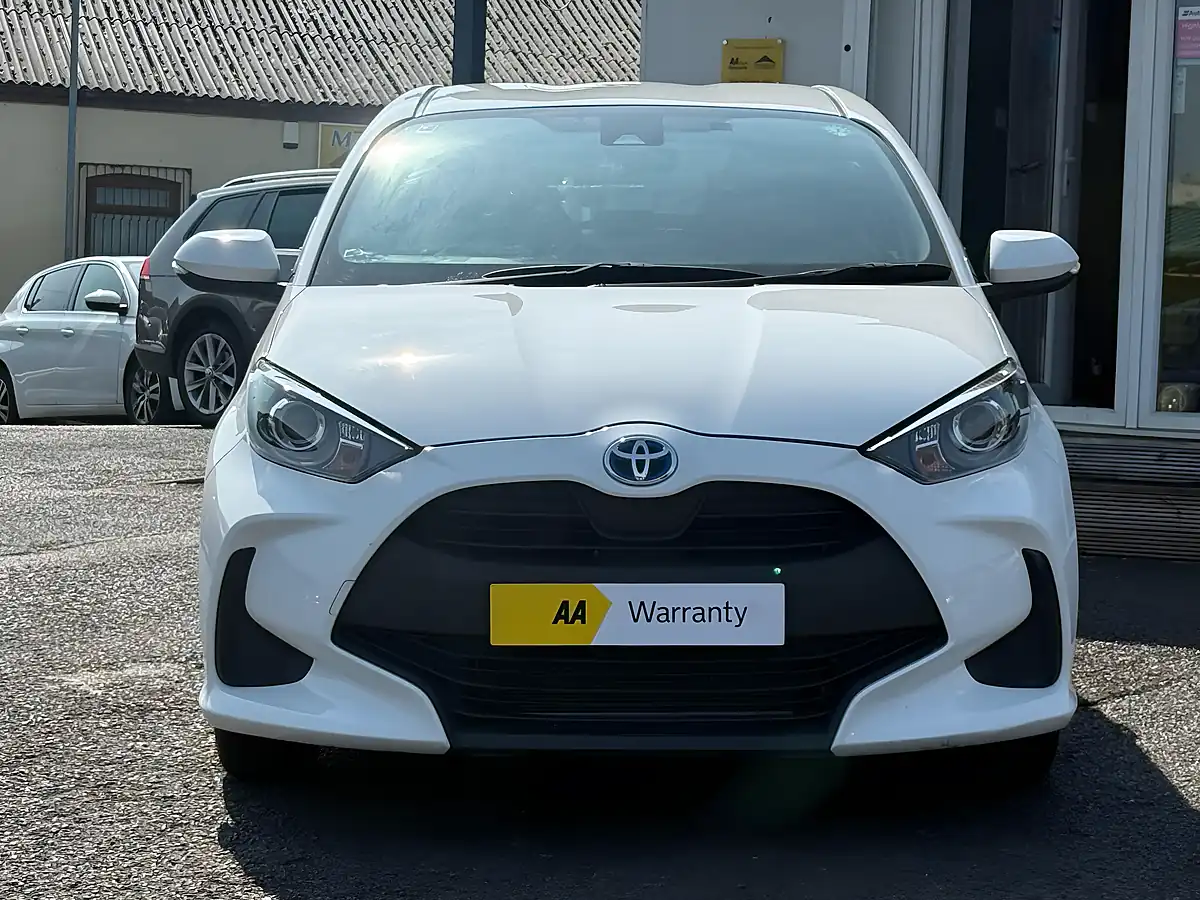 Used 2021 Toyota Yaris Design White - Interior and Exterior details 7