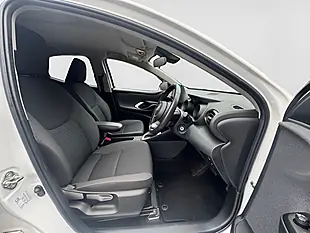 Used 2021 Toyota Yaris Design White - Interior and Exterior details 12