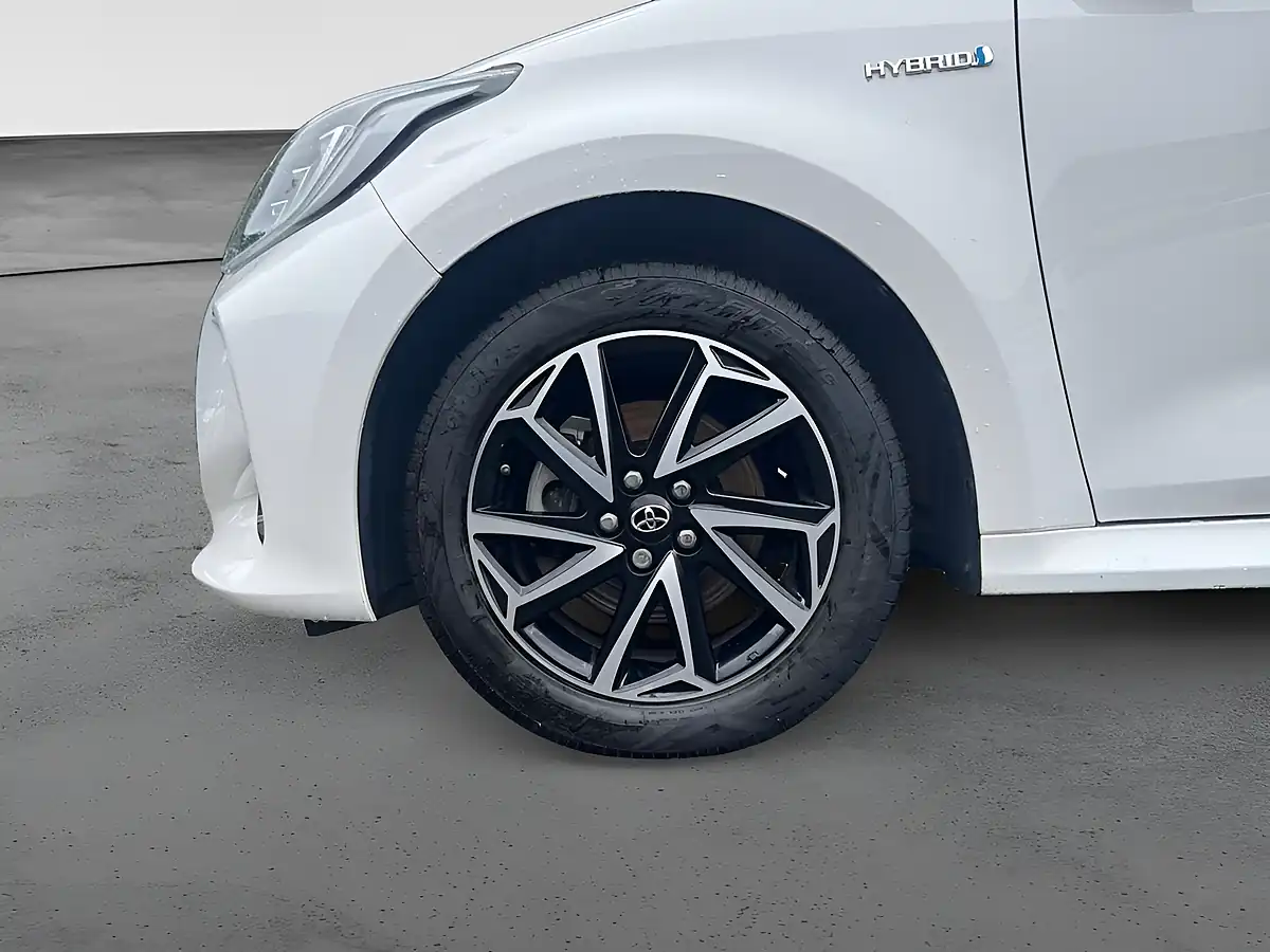 Used 2021 Toyota Yaris Design White - Interior and Exterior details 6