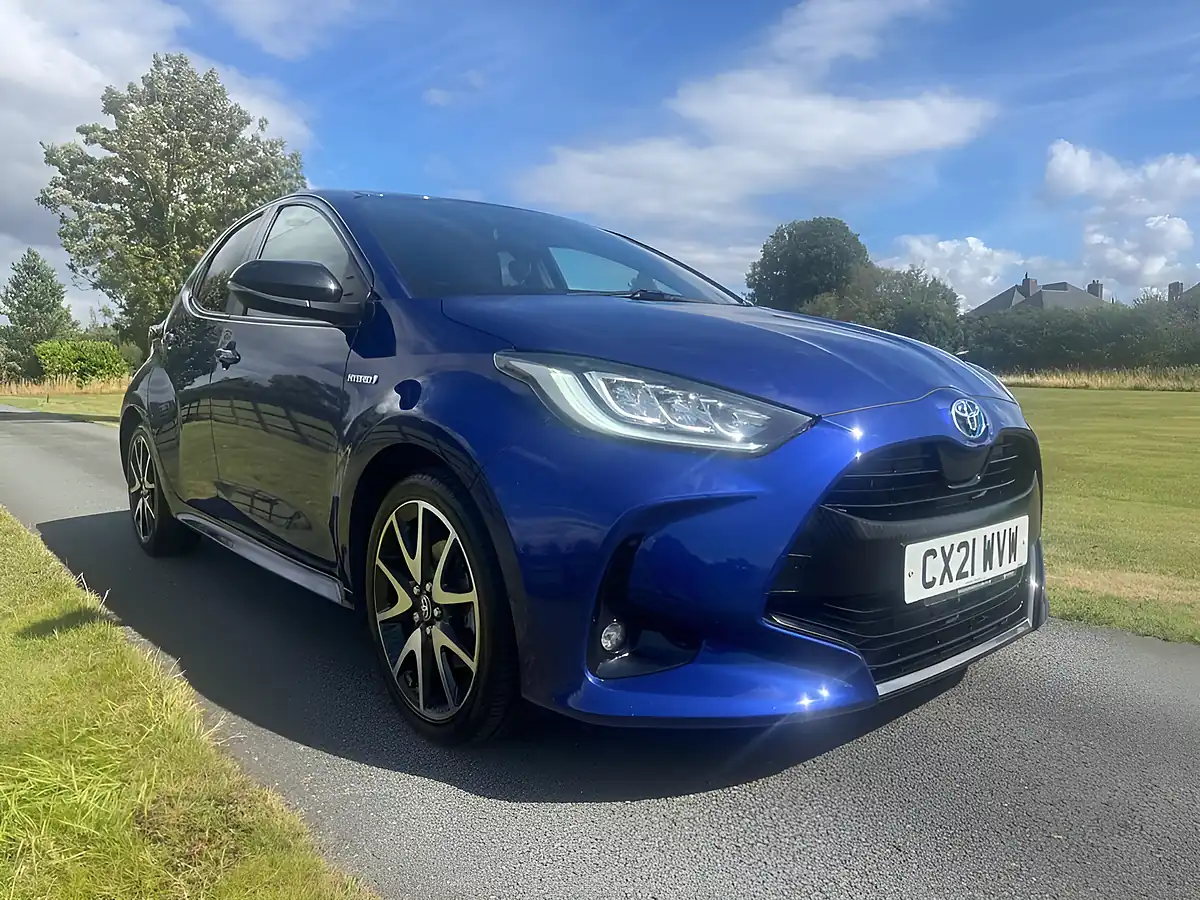 Used 2021 Toyota Yaris Dynamic Blue - Interior and Exterior details 10