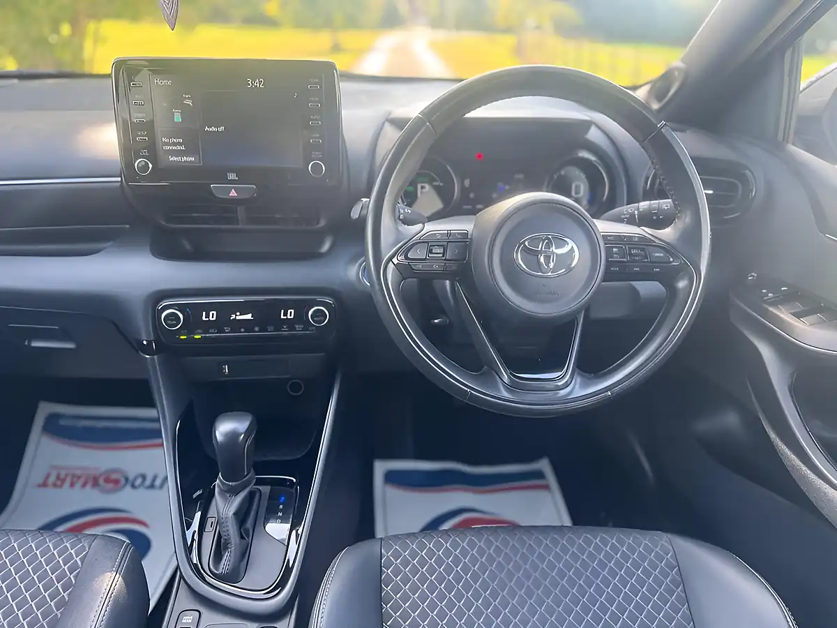 Used 2021 Toyota Yaris Dynamic Blue - Interior and Exterior details 14