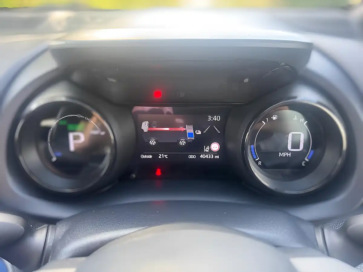 Used 2021 Toyota Yaris Dynamic Blue - Interior and Exterior details 15