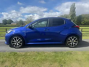 Used 2021 Toyota Yaris Dynamic Blue - Interior and Exterior details 6