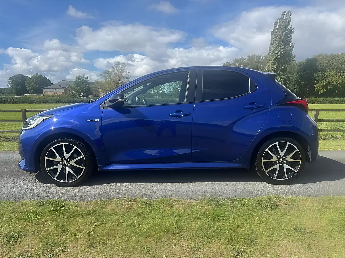Used 2021 Toyota Yaris Dynamic Blue - Interior and Exterior details 6
