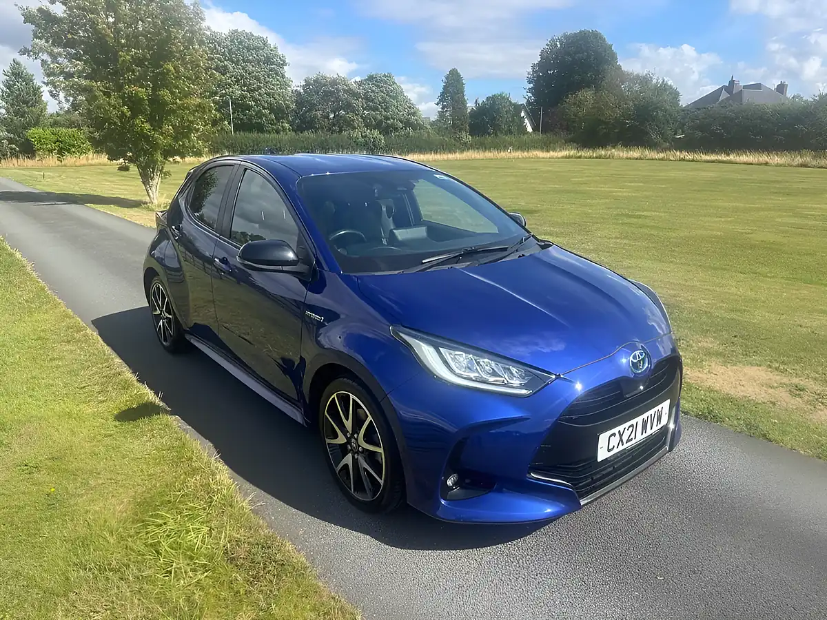 Used 2021 Toyota Yaris Dynamic Blue - Interior and Exterior details 9