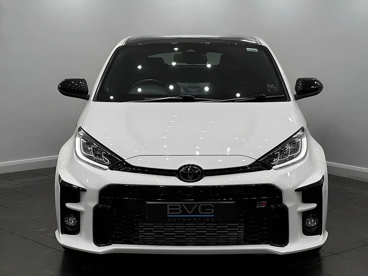Used 2021 Toyota Yaris Gr Circuit AWD White - Interior and Exterior details 4