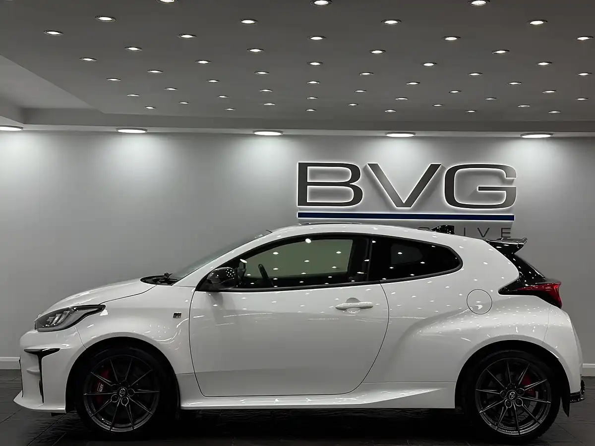 Used 2021 Toyota Yaris Gr Circuit AWD White - Interior and Exterior details 8