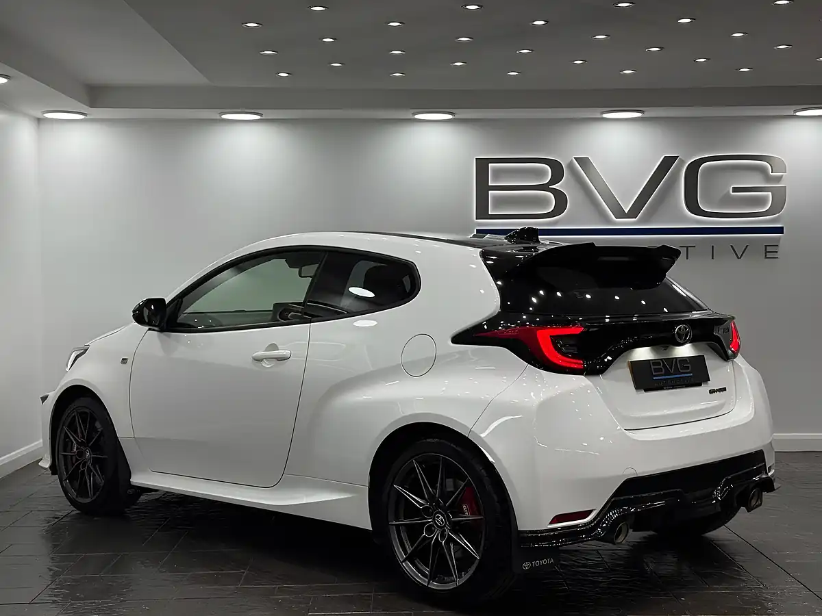 Used 2021 Toyota Yaris Gr Circuit AWD White - Interior and Exterior details 9
