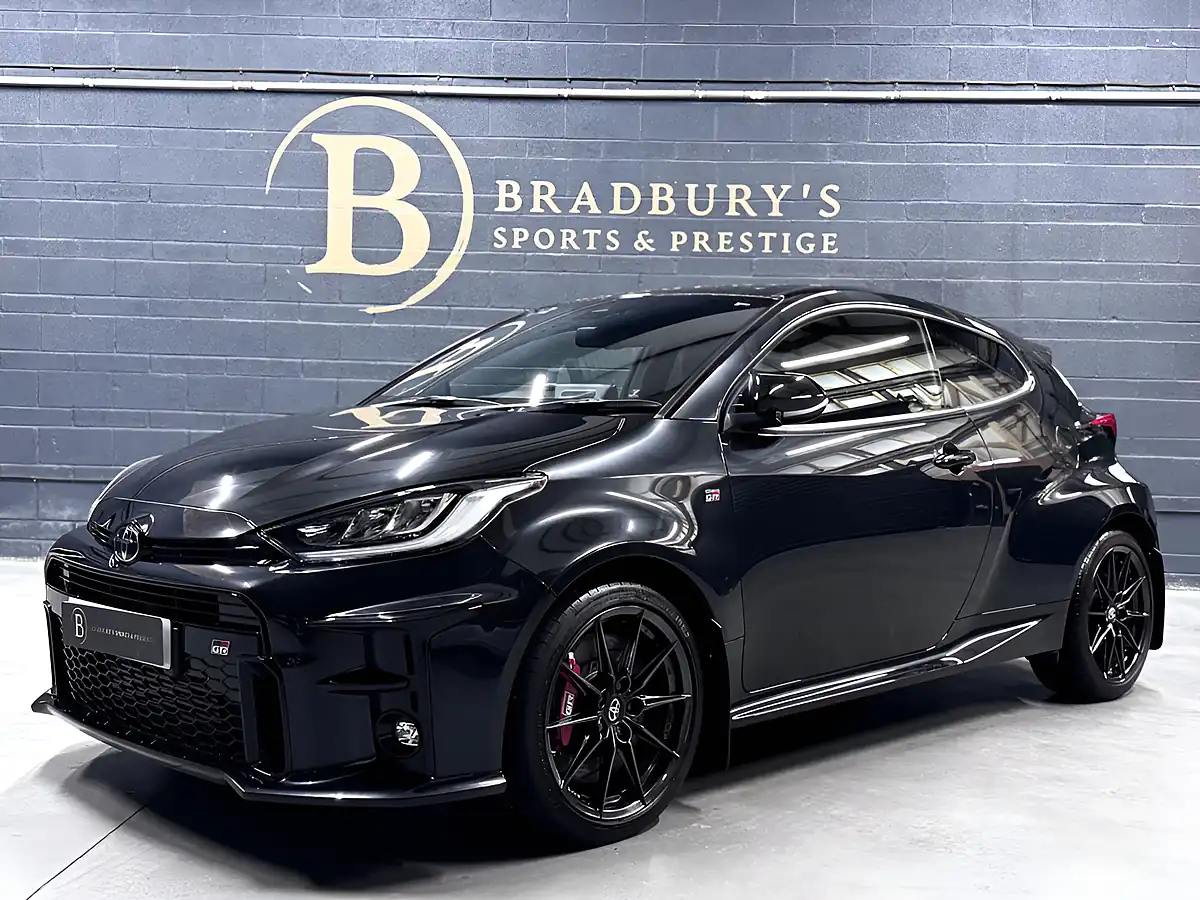 Used 2021 Toyota Yaris Gr Circuit Black - Front View