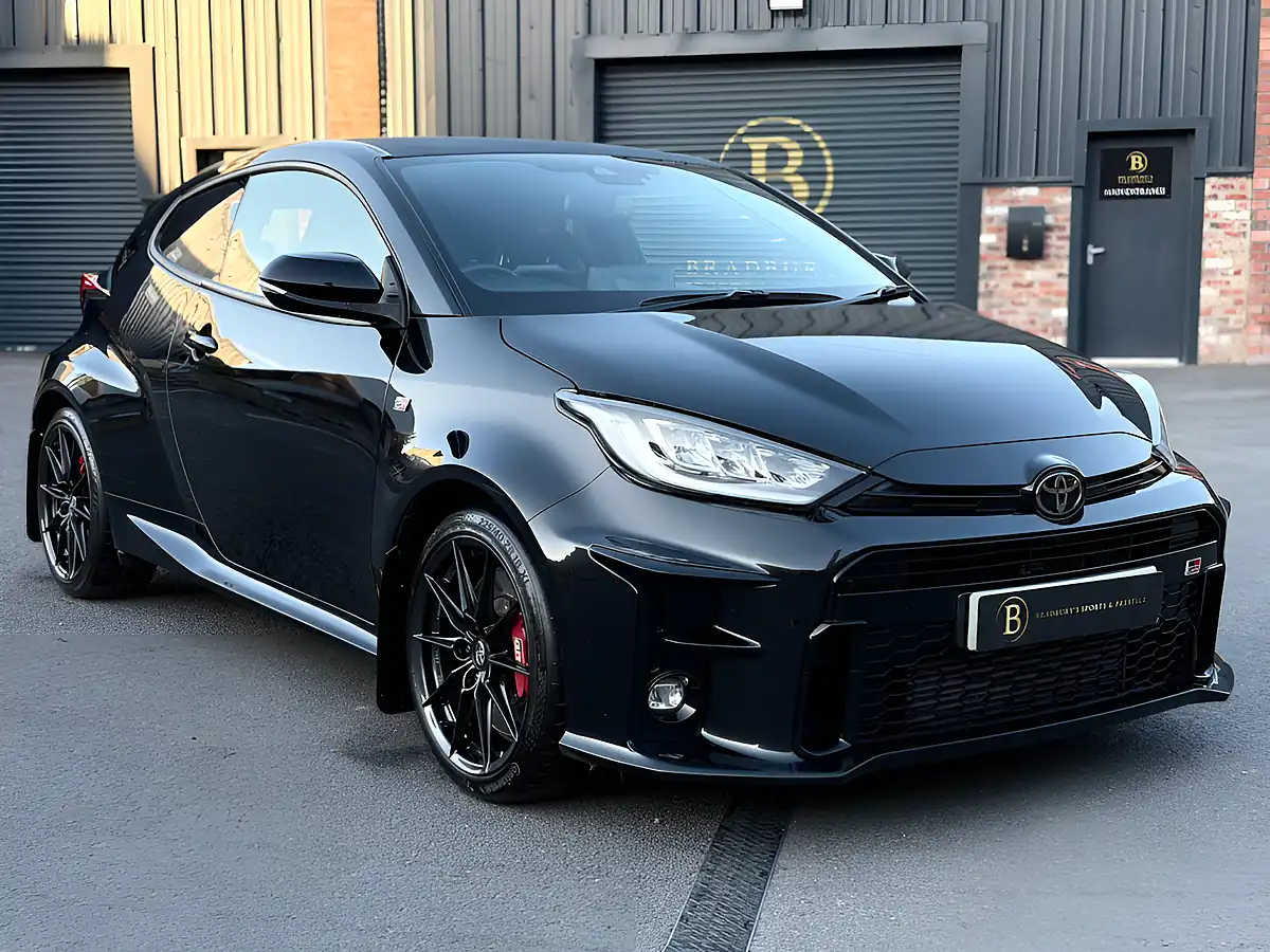 Used 2021 Toyota Yaris Gr Circuit Black - Front View
