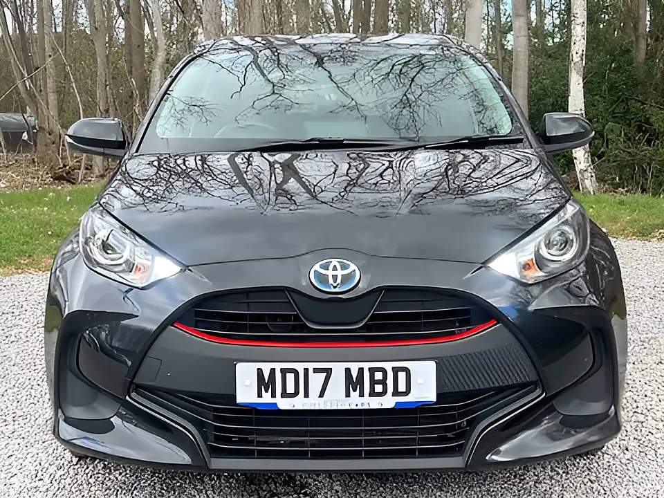 Used 2021 Toyota Yaris Icon Decuma Grey - Interior and Exterior details 10