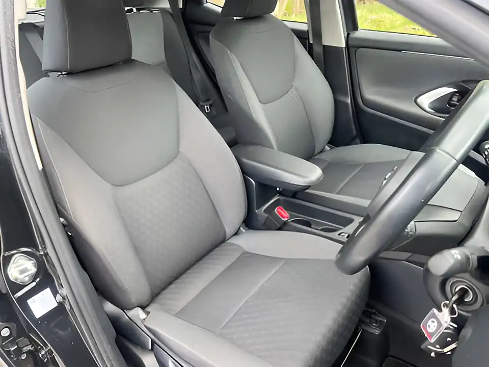 Used 2021 Toyota Yaris Icon Decuma Grey - Interior and Exterior details 15