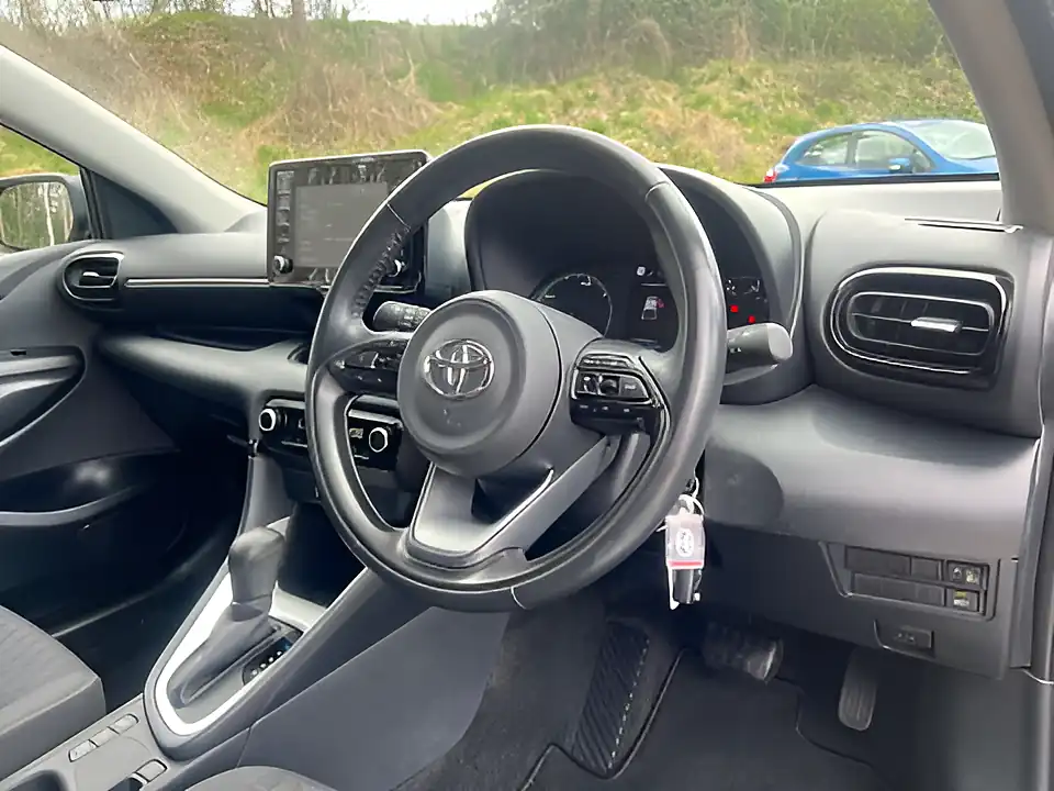 Used 2021 Toyota Yaris Icon Decuma Grey - Interior and Exterior details 17