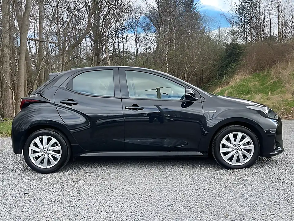 Used 2021 Toyota Yaris Icon Decuma Grey - Interior and Exterior details 4