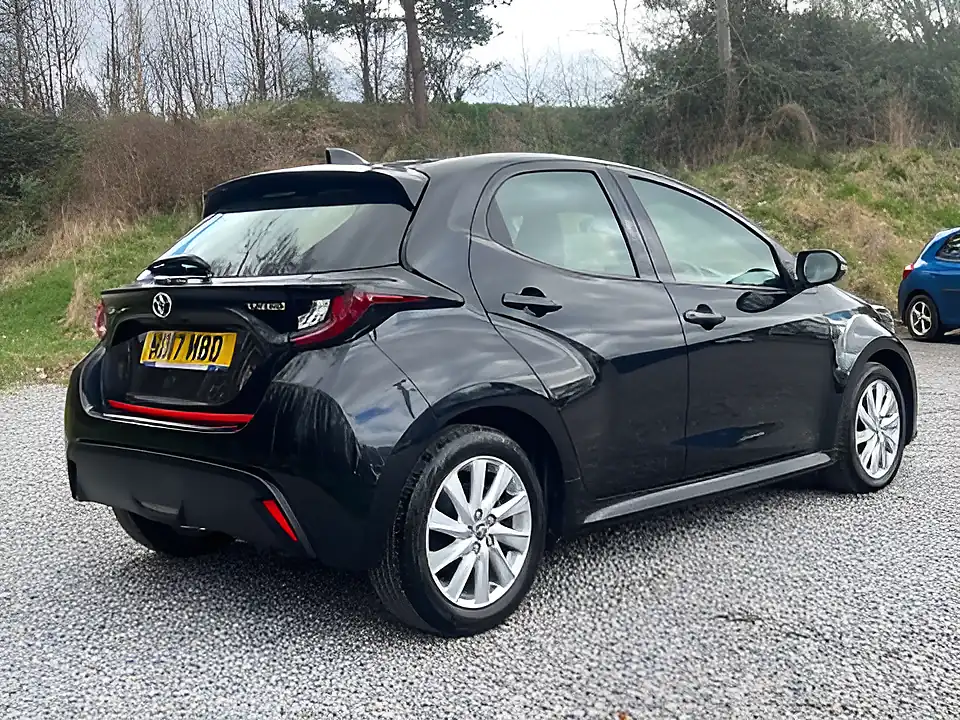 Used 2021 Toyota Yaris Icon Decuma Grey - Interior and Exterior details 5