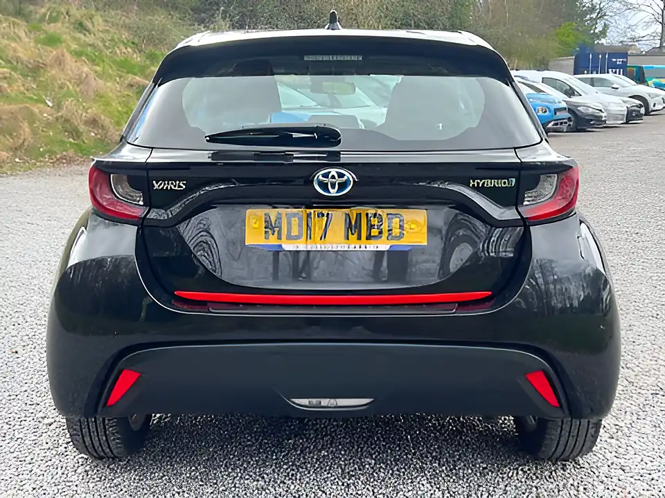 Used 2021 Toyota Yaris Icon Decuma Grey - Interior and Exterior details 6