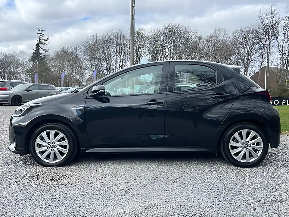 Used 2021 Toyota Yaris Icon Decuma Grey - Interior and Exterior details 8