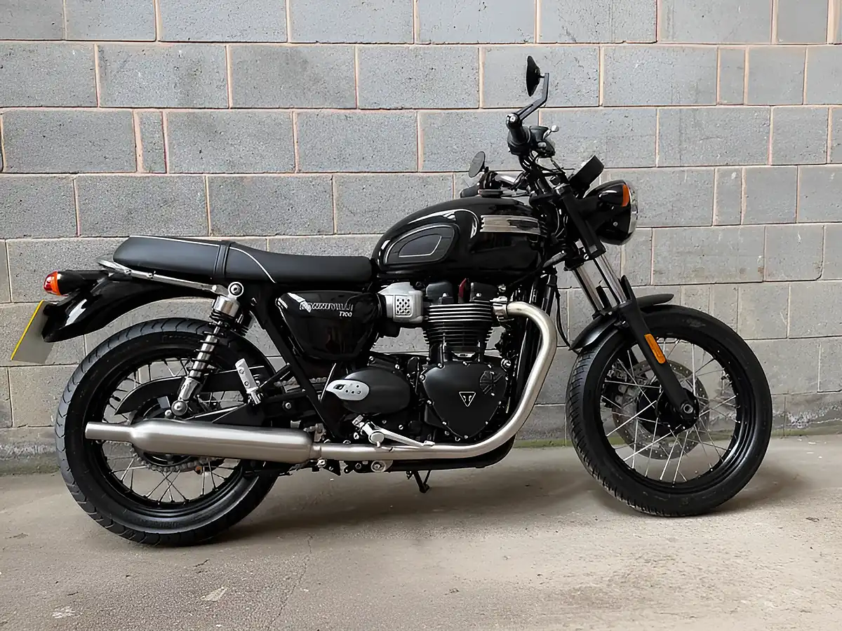 Used 2021 Triumph Bonneville T100 - Interior and Exterior details 2