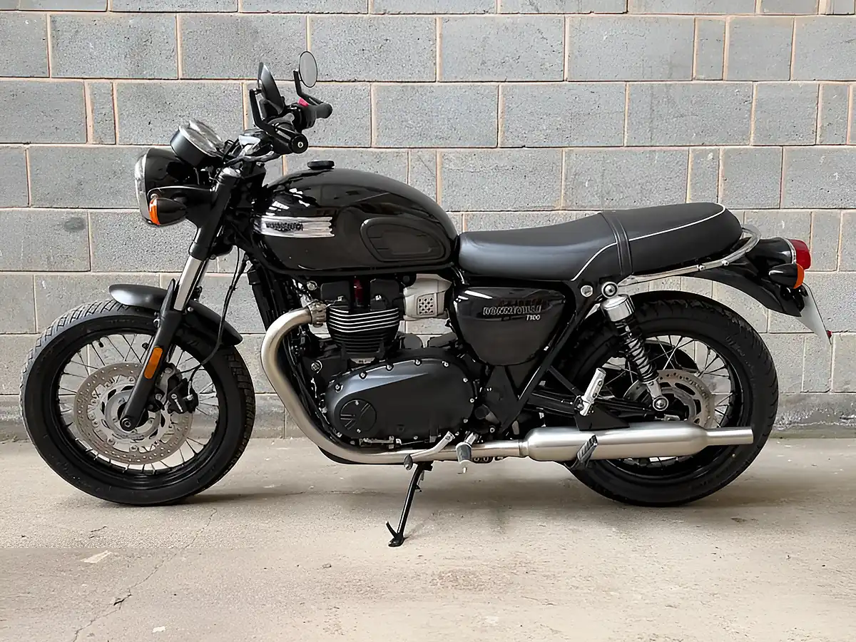 Used 2021 Triumph Bonneville T100 - Interior and Exterior details 5