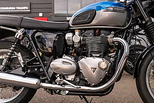 Used 2021 Triumph Bonneville T120 Cobalt Blue / Silver Ice - Interior and Exterior details 12