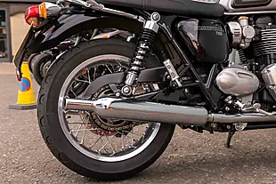 Used 2021 Triumph Bonneville T120 Cobalt Blue / Silver Ice - Interior and Exterior details 13