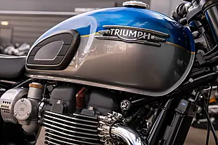 Used 2021 Triumph Bonneville T120 Cobalt Blue / Silver Ice - Interior and Exterior details 14