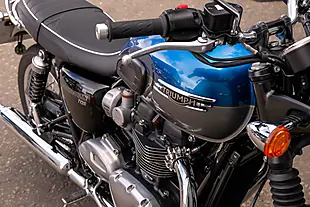 Used 2021 Triumph Bonneville T120 Cobalt Blue / Silver Ice - Interior and Exterior details 20