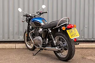 Used 2021 Triumph Bonneville T120 Cobalt Blue / Silver Ice - Interior and Exterior details 6
