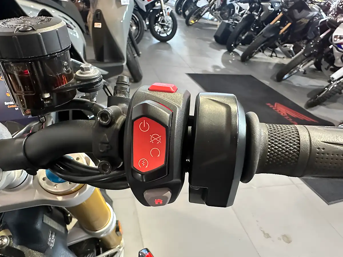 Used 2021 Triumph Speed Triple 1200 RS Black - Interior and Exterior details 14