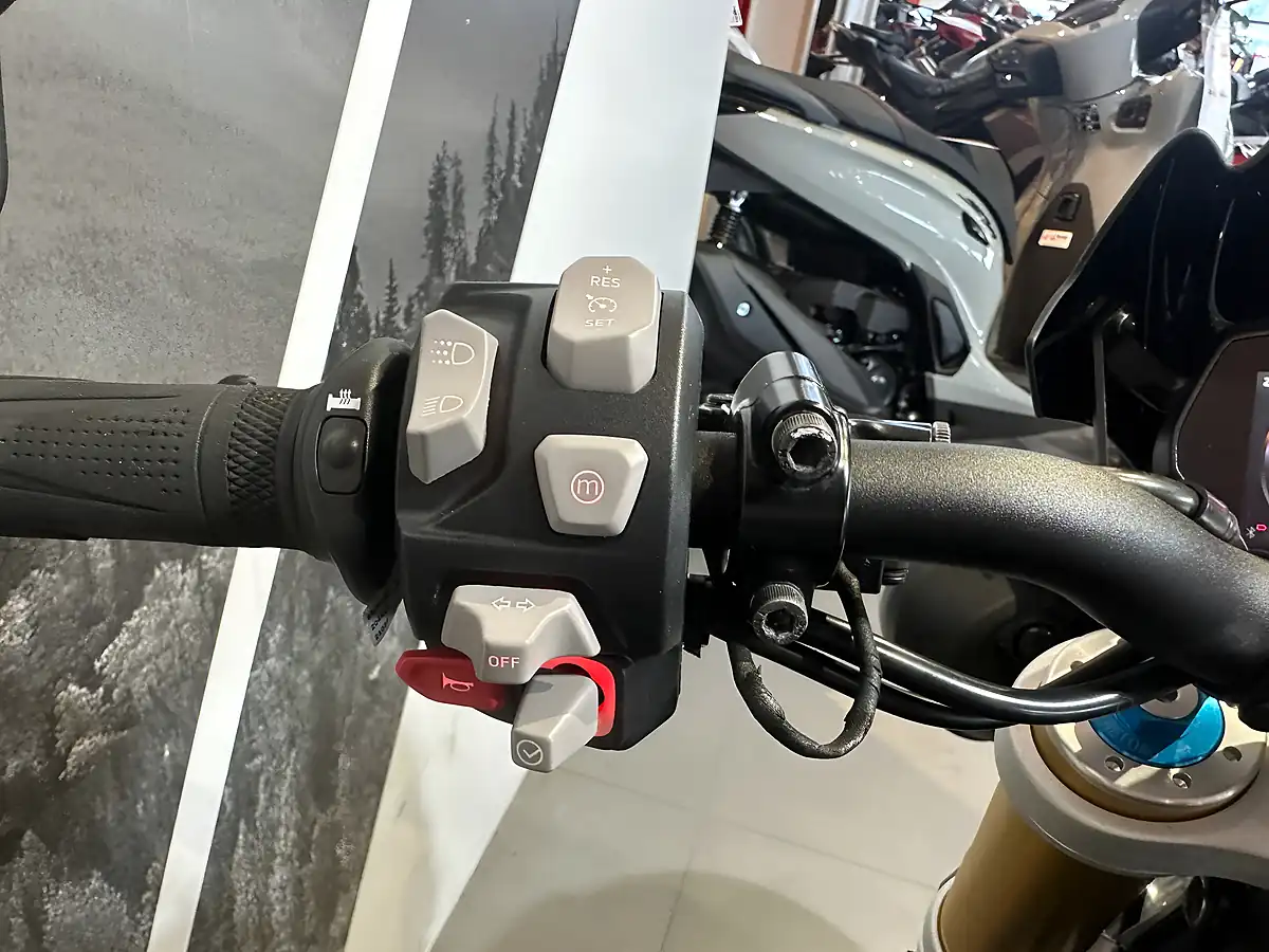 Used 2021 Triumph Speed Triple 1200 RS Black - Interior and Exterior details 15