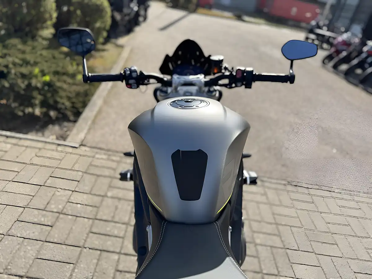 Used 2021 Triumph Speed Triple RS Silver - Interior and Exterior details 11