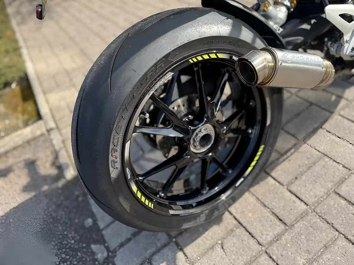 Used 2021 Triumph Speed Triple RS Silver - Interior and Exterior details 15
