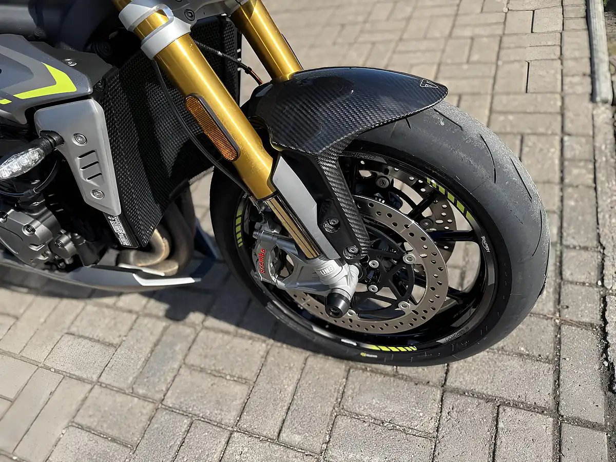 Used 2021 Triumph Speed Triple RS Silver - Interior and Exterior details 17