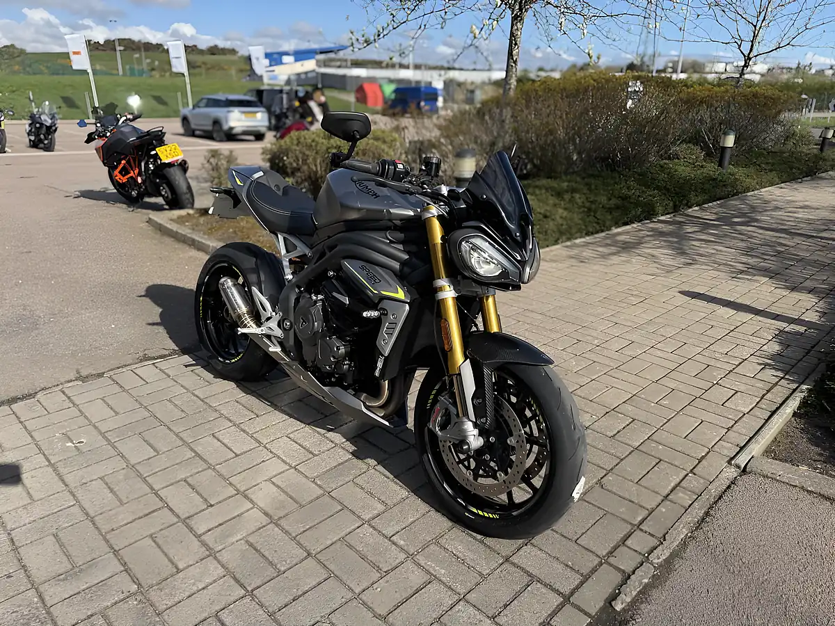 Used 2021 Triumph Speed Triple RS Silver - Interior and Exterior details 4