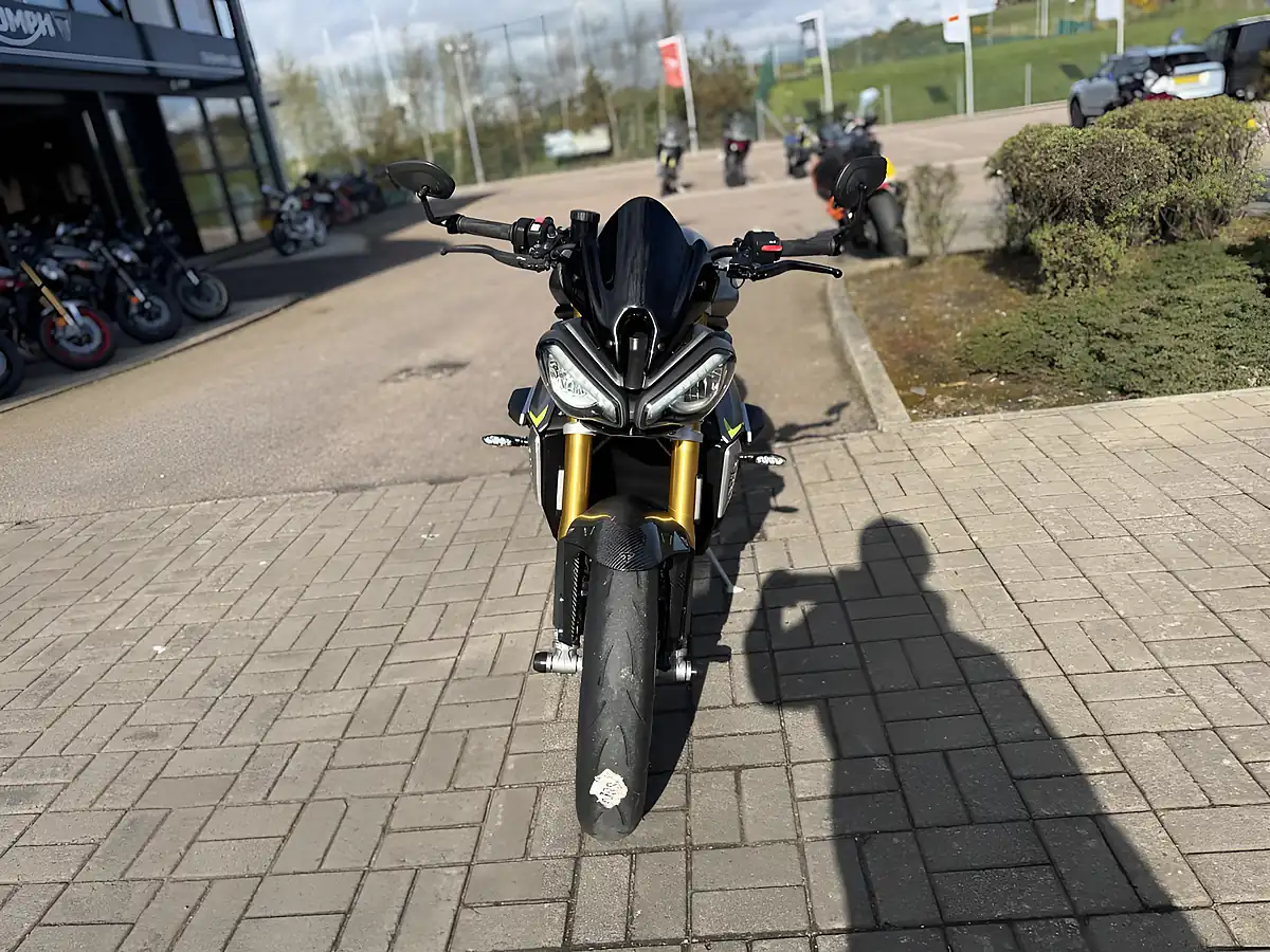 Used 2021 Triumph Speed Triple RS Silver - Interior and Exterior details 5