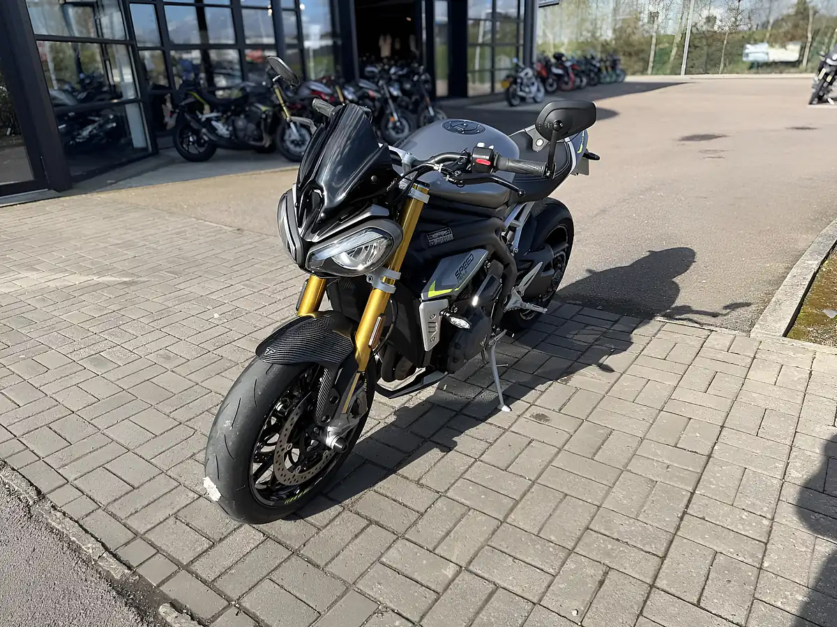 Used 2021 Triumph Speed Triple RS Silver - Interior and Exterior details 6
