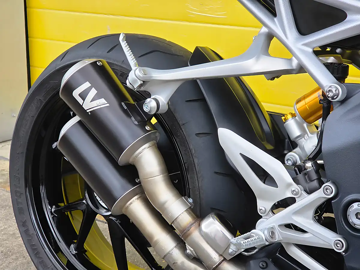 Used 2021 Triumph Speed Triple RS Silver - Interior and Exterior details 11