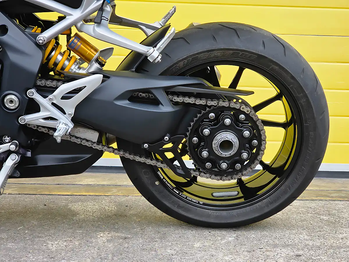 Used 2021 Triumph Speed Triple RS Silver - Interior and Exterior details 17