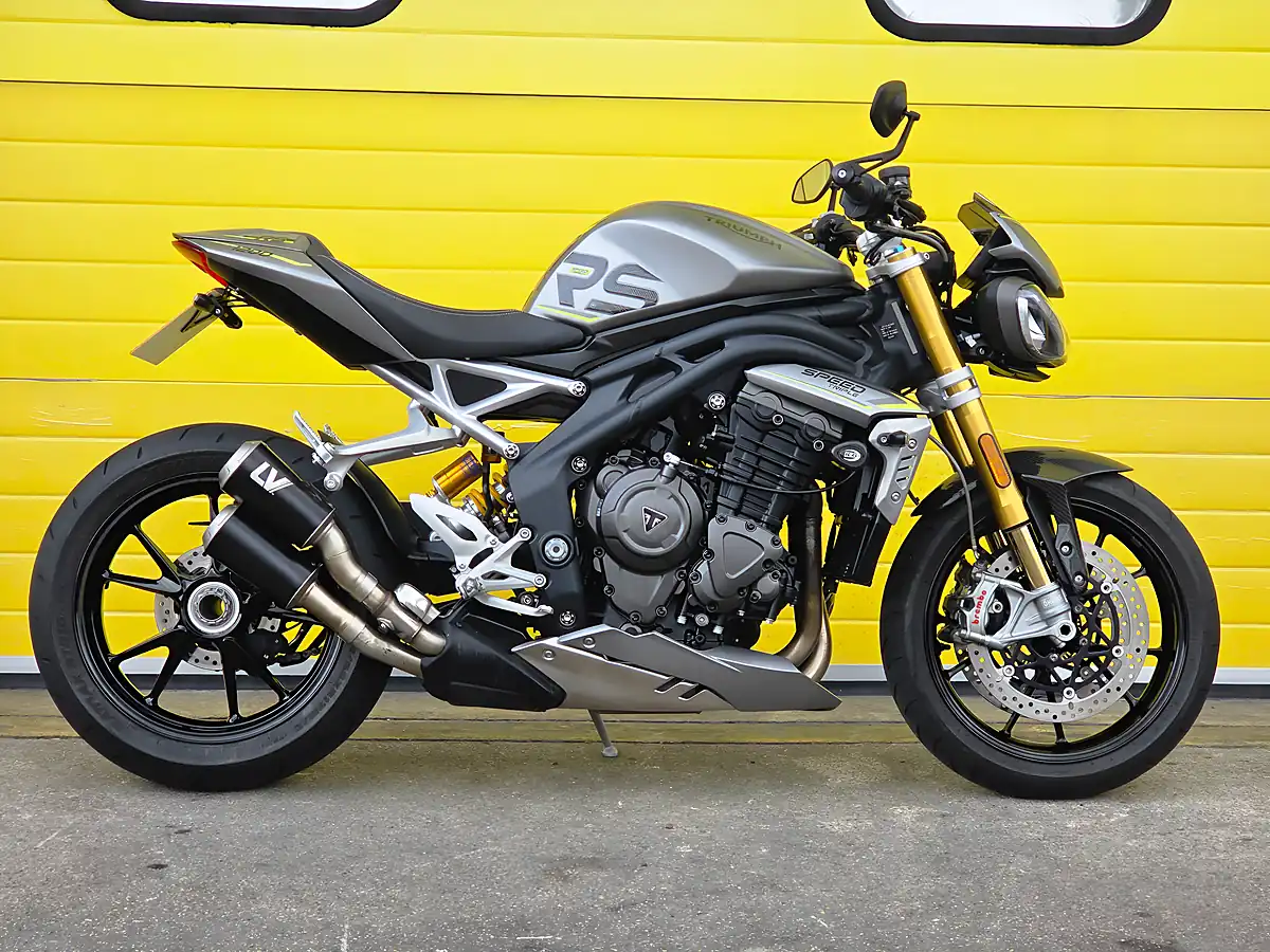 Used 2021 Triumph Speed Triple RS Silver - Interior and Exterior details 2