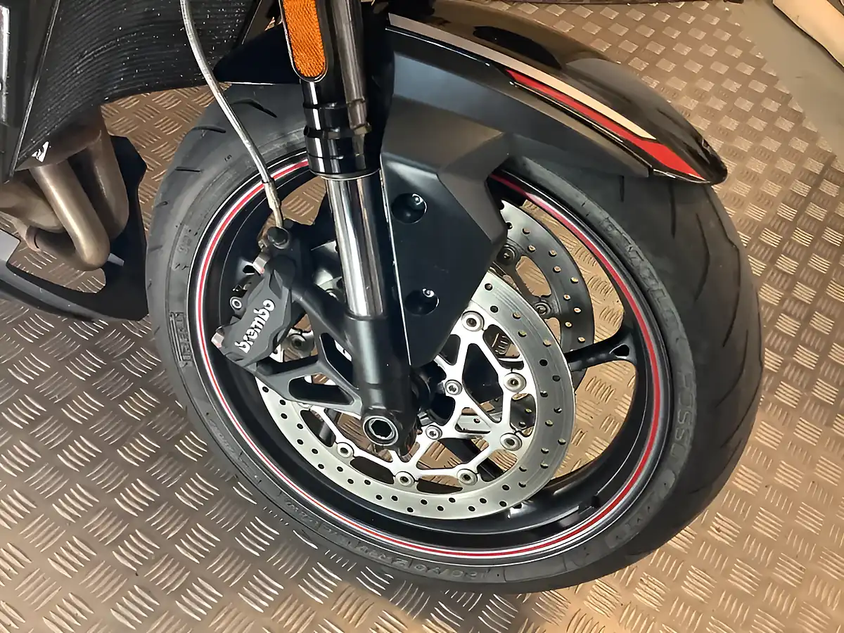 Used 2021 Triumph Street Triple R X-Ring Euro 5 Black - Interior and Exterior details 18