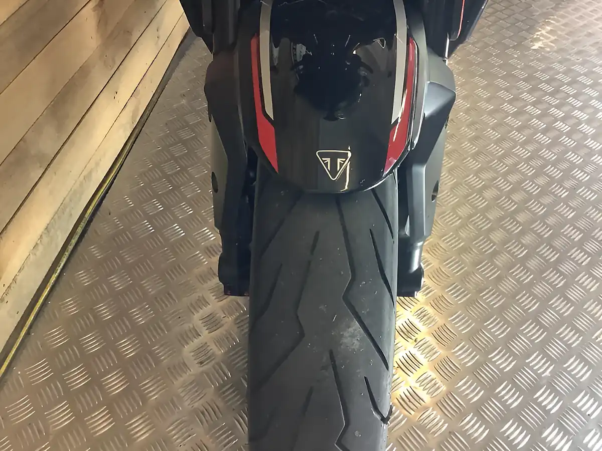 Used 2021 Triumph Street Triple R X-Ring Euro 5 Black - Interior and Exterior details 8