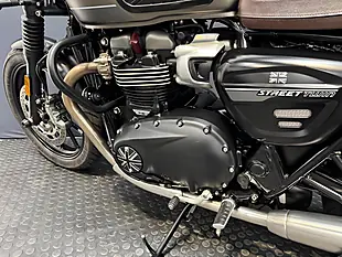Used 2021 Triumph Street Twin - Interior and Exterior details 18