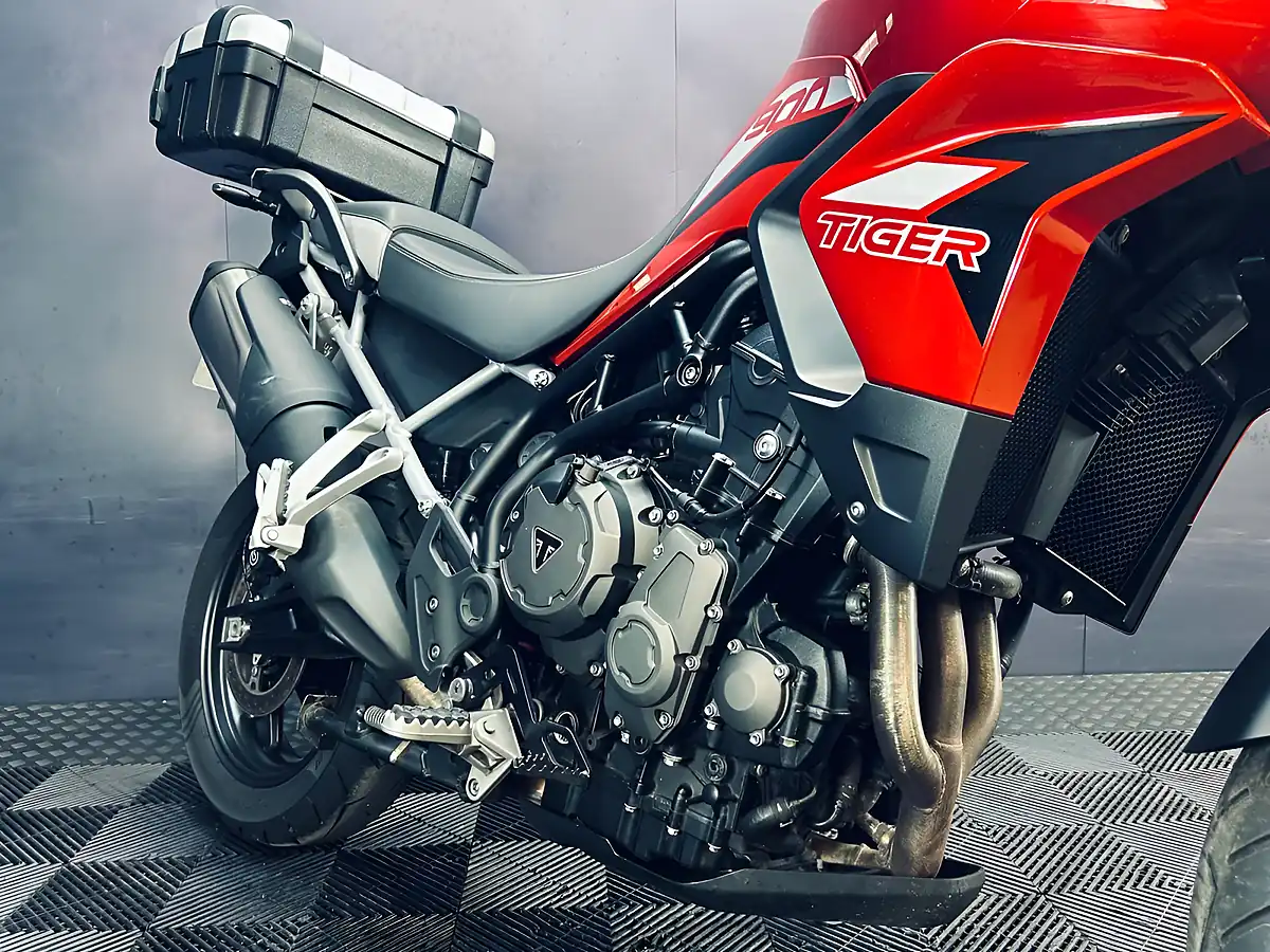 Used 2021 Triumph Tiger 900 GT Pro Red - Interior and Exterior details 10