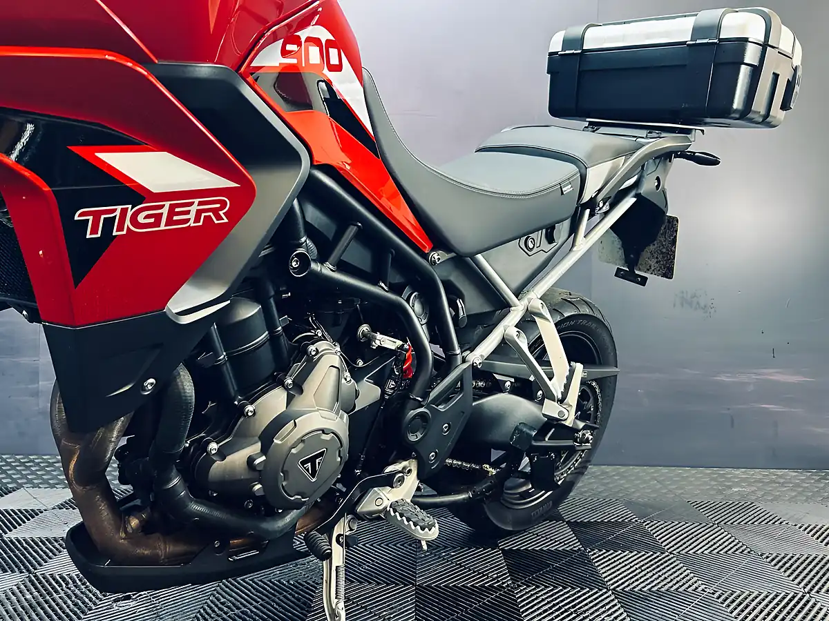 Used 2021 Triumph Tiger 900 GT Pro Red - Interior and Exterior details 11
