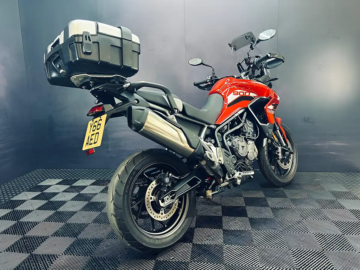 Used 2021 Triumph Tiger 900 GT Pro Red - Interior and Exterior details 12