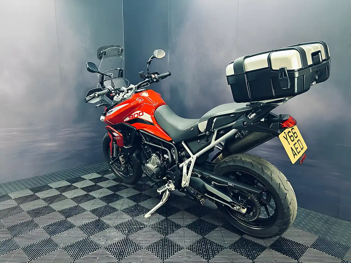 Used 2021 Triumph Tiger 900 GT Pro Red - Interior and Exterior details 14