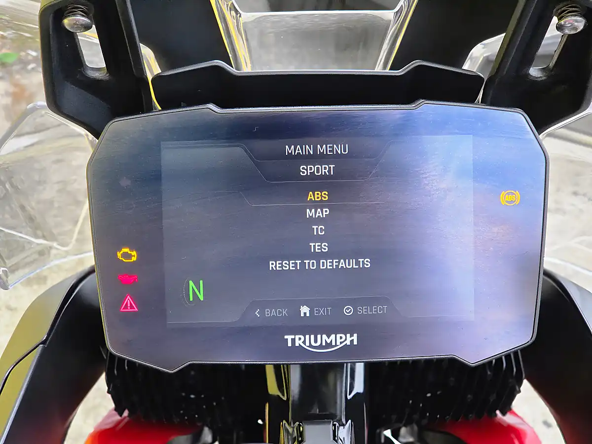 Used 2021 Triumph Tiger 900 GT Pro Red - Interior and Exterior details 13