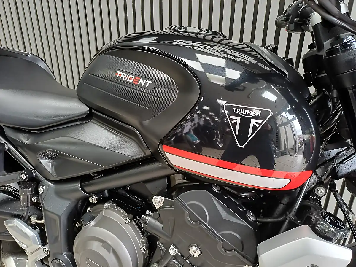 Used 2021 Triumph Trident 660 Black - Interior and Exterior details 10