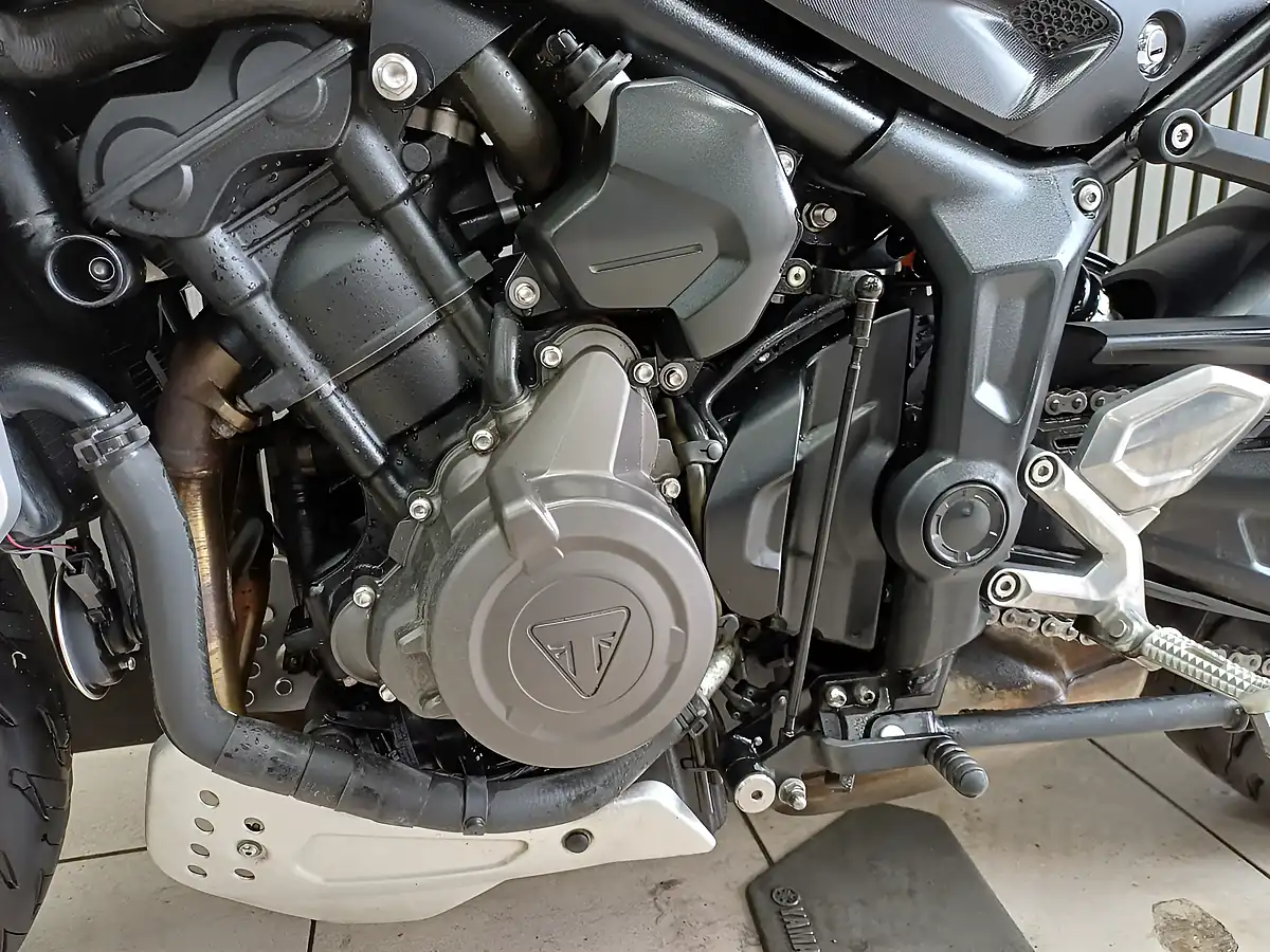 Used 2021 Triumph Trident 660 Black - Interior and Exterior details 12